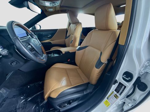 Used 2024 Lexus ES 300h Ultra Luxury image 22