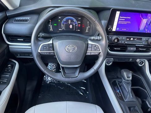 Certified 2025 Toyota Grand Highlander AWD Hybrid image 13