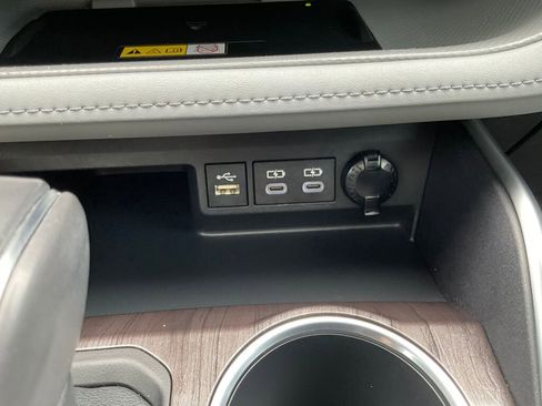 Used 2023 Toyota Highlander Limited image 21
