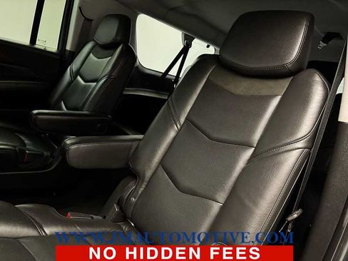Used 2019 Cadillac Escalade ESV Luxury AWD/4WD image 16