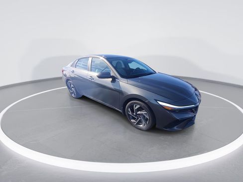 New 2026 Hyundai Elantra Limited FWD image 2