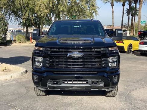 Used 2024 Chevrolet Silverado 2500 Custom w/ Custom Value Package image 3