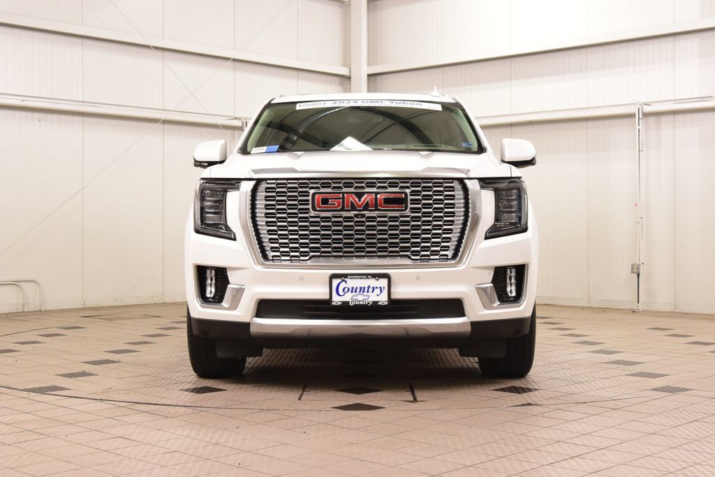 Used 2024 GMC Yukon Denali AWD/4WD image 2