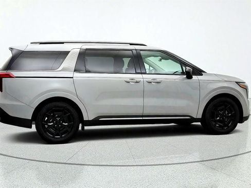Used 2026 Kia Carnival SX Prestige FWD image 4