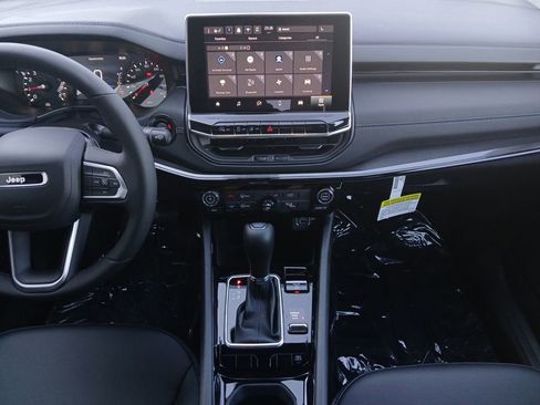 New 2026 Jeep Compass Latitude image 3