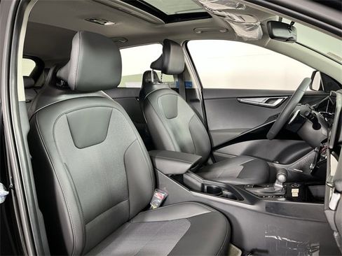 New 2026 Kia Niro EX image 25