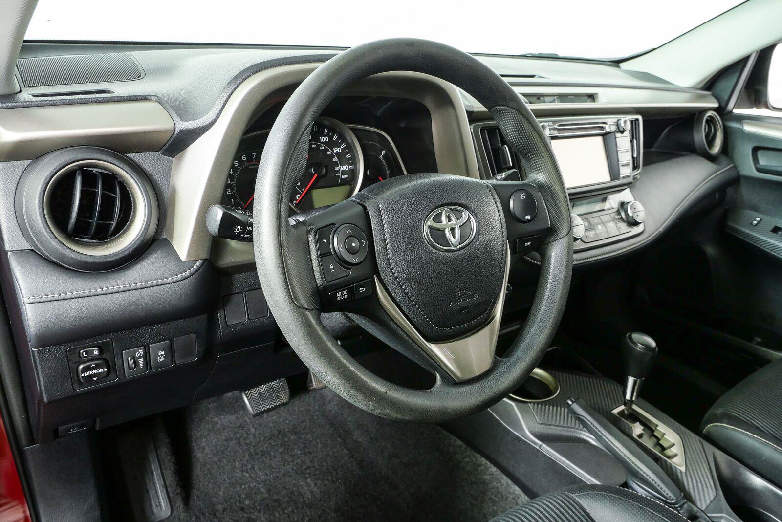 Used 2013 Toyota RAV4 XLE FWD image 4