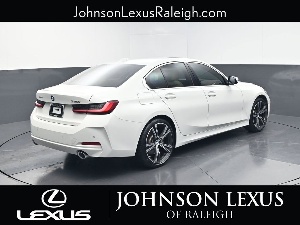 Used 2024 BMW 330i Sedan w/ Premium Package RWD image 9