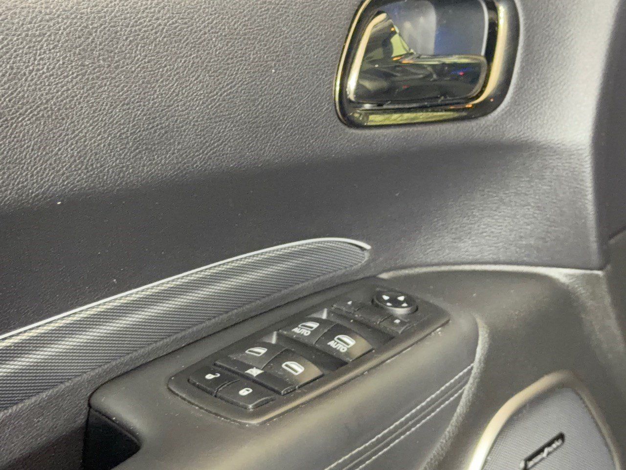 Used 2019 Dodge Durango R/T w/ Technology Group AWD/4WD image 15