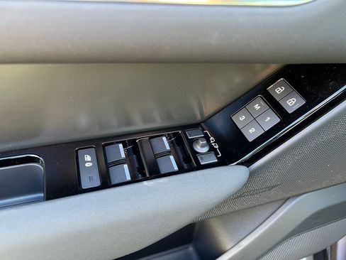 New 2025 Land Rover Range Rover Velar Dynamic SE image 14