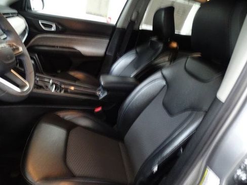 Certified 2022 Jeep Compass Latitude AWD/4WD image 2