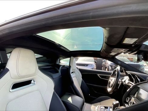 Used 2020 Jaguar F-TYPE R image 23