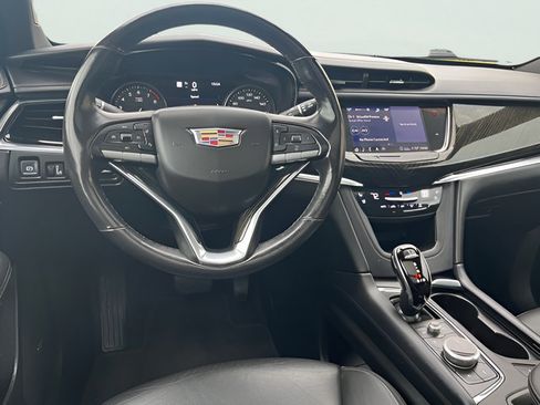 Used 2020 Cadillac XT6 Premium Luxury FWD image 18