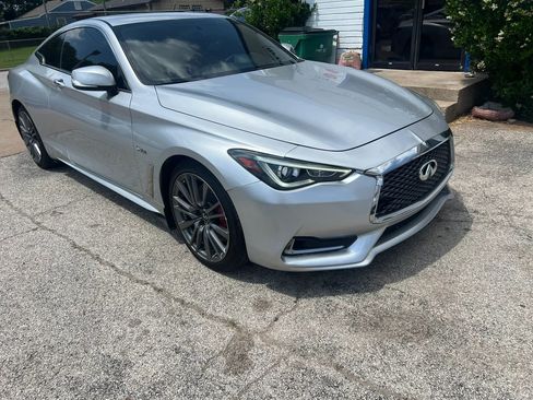 Used 2017 INFINITI Q60 Red Sport 400 AWD/4WD image 2