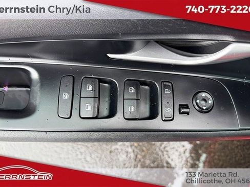 Used 2022 Hyundai Elantra Limited image 14