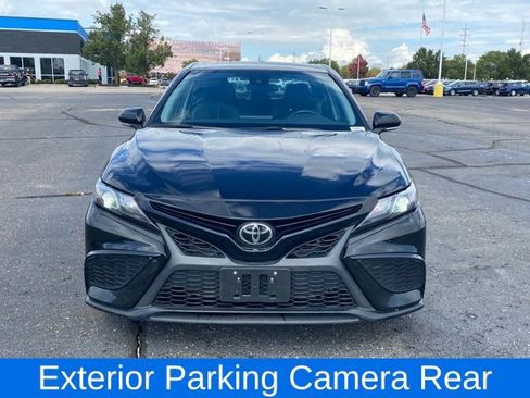 Used 2023 Toyota Camry SE image 2