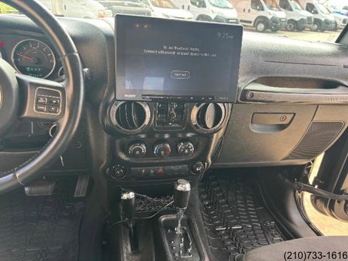 Used 2015 Jeep Wrangler Unlimited Sport AWD/4WD image 19
