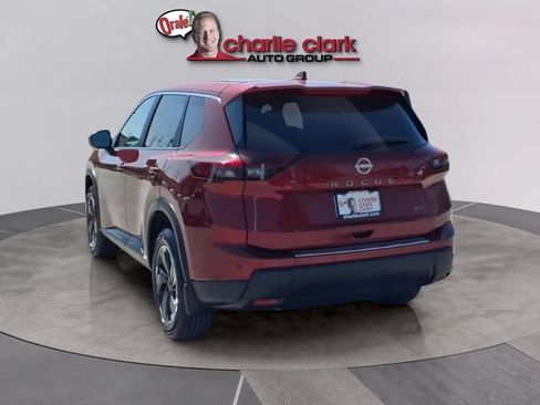 Used 2024 Nissan Rogue SV FWD image 3