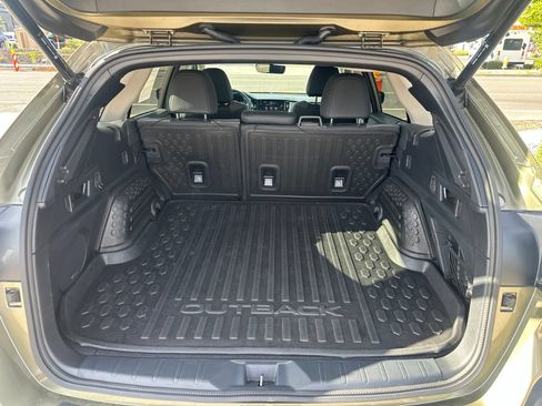 Used 2025 Subaru Outback Onyx Edition XT AWD/4WD image 27