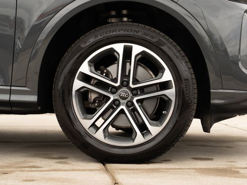 Certified 2025 Audi Q5 Premium w/ Convenience Package AWD/4WD image 30