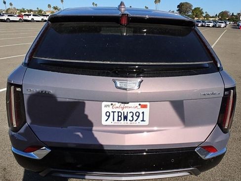 Used 2025 Cadillac Optiq Luxury 1 image 11