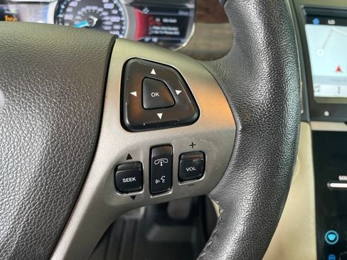 Used 2018 Ford Taurus Limited w/ Driver Assist Package FWD image 25