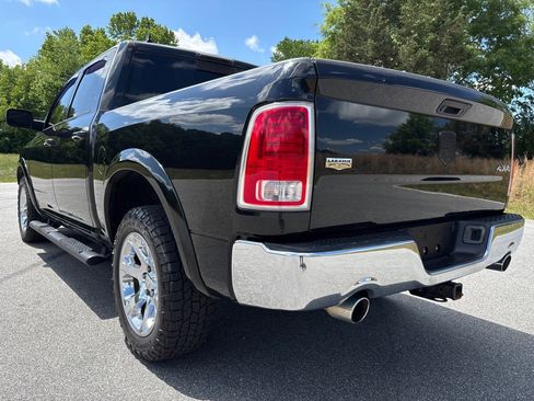 Used 2017 RAM 1500 Laramie w/ Convenience Group AWD/4WD image 3