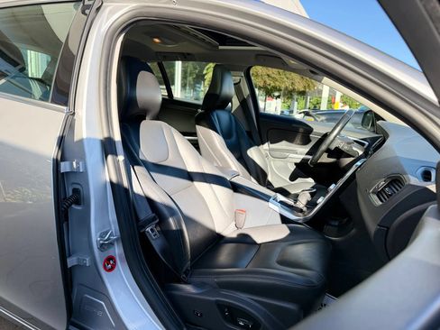 Used 2015 Volvo V60 T5 Premier FWD image 36