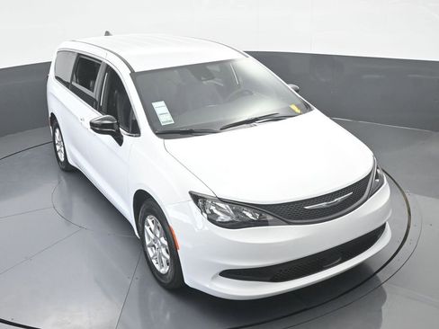 New 2026 Chrysler Voyager LX image 48