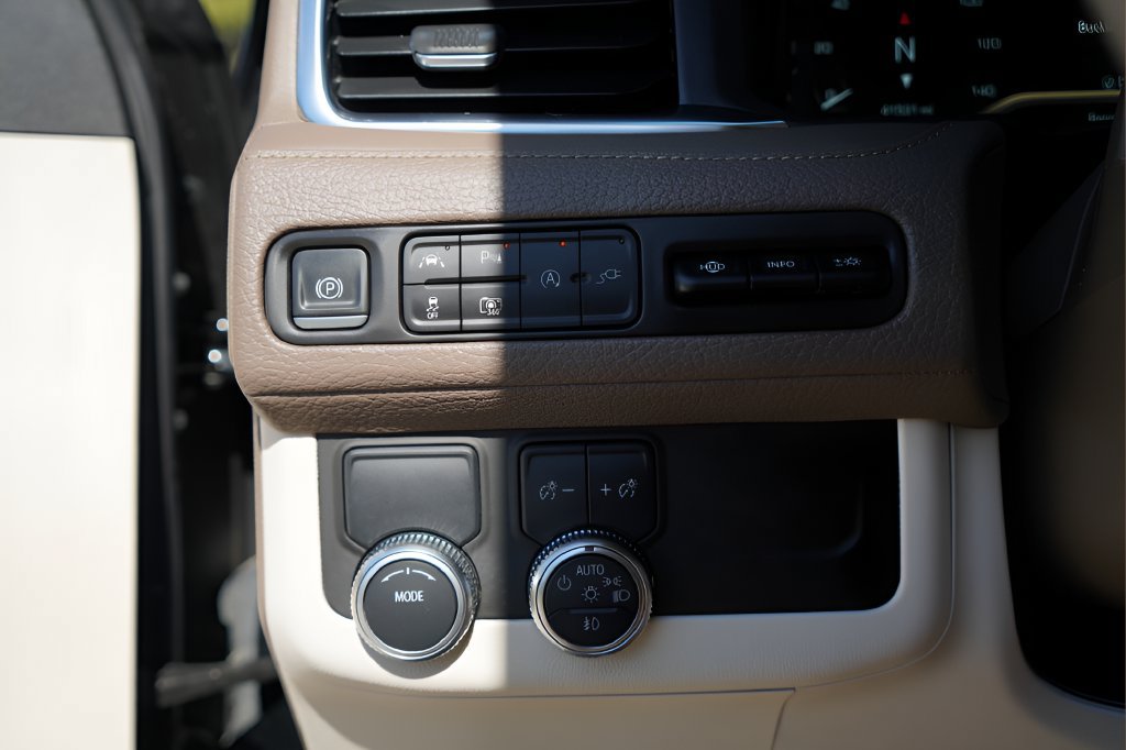 Used 2022 GMC Yukon Denali RWD image 17