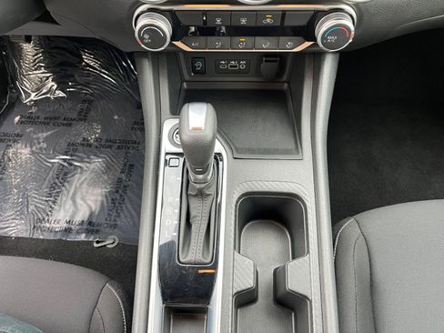Used 2025 Nissan Sentra SV image 39