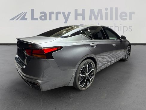 Certified 2023 Nissan Altima 2.5 SR image 5