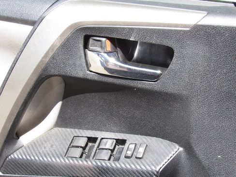 Used 2015 Toyota RAV4 XLE FWD image 29