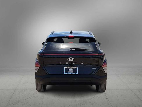 Certified 2025 Hyundai Kona SEL AWD/4WD image 7