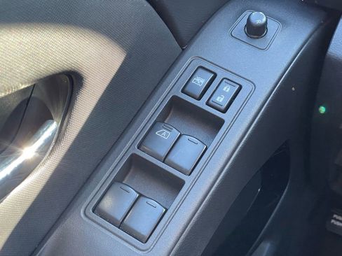 Used 2023 Nissan Frontier SV w/ Midnight Edition Package image 14