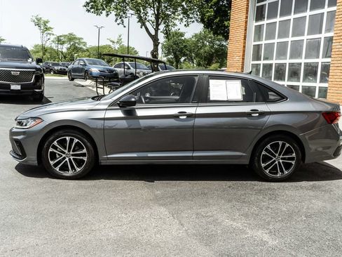 Used 2025 Volkswagen Jetta Sport FWD image 33