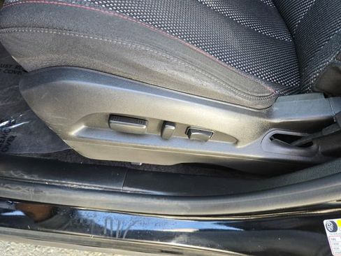 Used 2016 Chevrolet Equinox LT w/ Convenience Package image 11