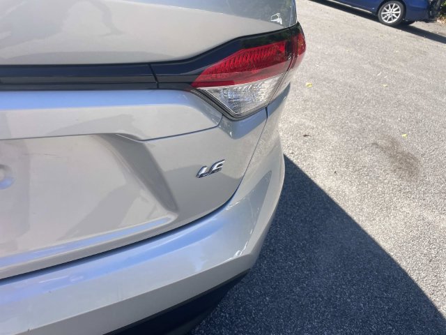 Used 2025 Toyota Corolla LE FWD image 8