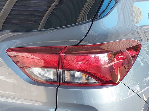 Used 2021 Chevrolet TrailBlazer LS image 34