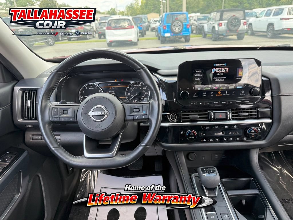 Used 2023 Nissan Pathfinder SL w/ Black Appearance Package AWD/4WD image 31