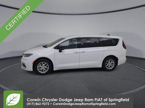 Certified 2024 Chrysler Pacifica Touring-L FWD image 8