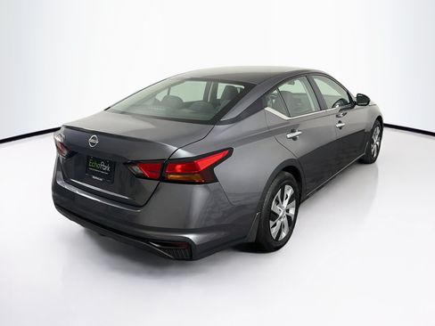 Used 2024 Nissan Altima 2.5 S FWD image 9