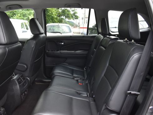 Used 2017 Honda Pilot Touring image 17