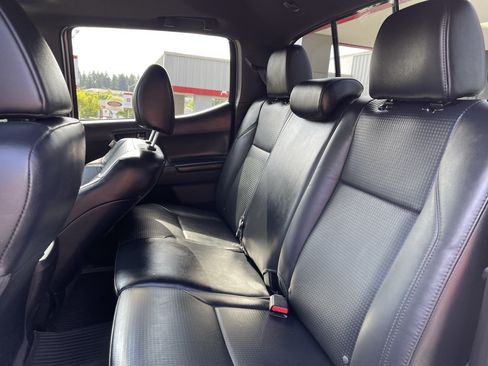 Certified 2021 Toyota Tacoma Limited AWD/4WD image 14