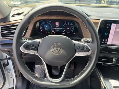 Used 2025 Volkswagen Atlas SE image 22