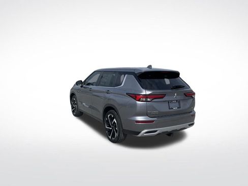 Used 2022 Mitsubishi Outlander SE AWD/4WD image 3
