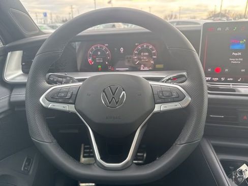 New 2026 Volkswagen Tiguan SE R-Line image 12