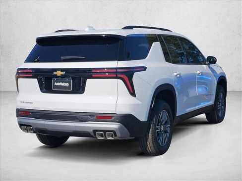 New 2026 Chevrolet Traverse LT w/ Driver Confidence Package FWD image 2