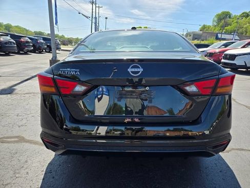 Used 2025 Nissan Altima 2.5 SV FWD image 8