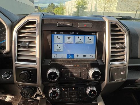 Used 2016 Ford F150 Lariat w/ Equipment Group 502A Luxury AWD/4WD image 24